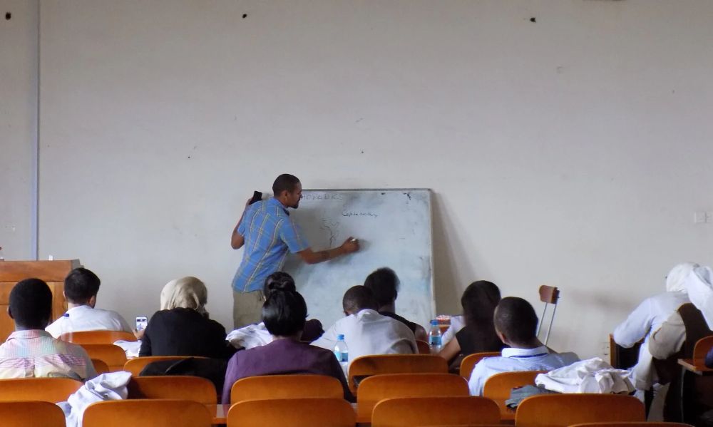 Teaching session in Tanzania with Handzania